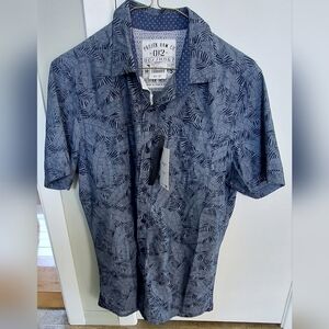 NWT Summer Button Diwn Mens Shirt Small